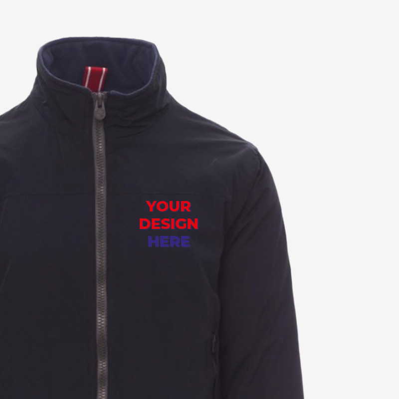 giacca con logo davanti